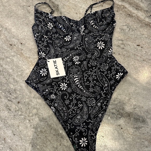 Skatie Other - Skatie Rachel One Piece in Black/blue and White Paisley